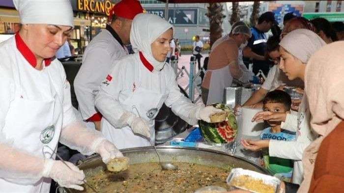 Aşure Kazanları Kardeşlik İçin Kaynadı