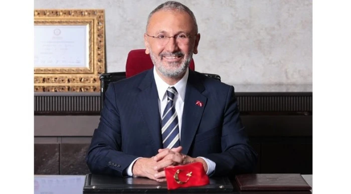 Ey&uuml;psultan Belediye Başkanı Dr. Mithat B&uuml;lent &Ouml;zmen CHP'de kalacağını ifade etti.