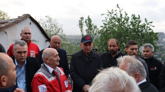 Gaziosmanpaşa Yıldıztabya'da mağdur vatandaşlar tahliye edildi.