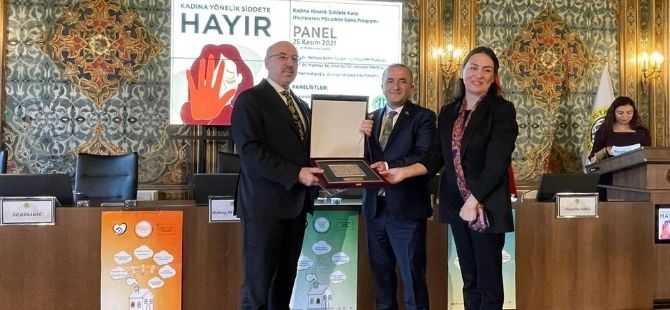 Beyaz Ev İstanbul Üniversitesi'nde tanıtıldı.