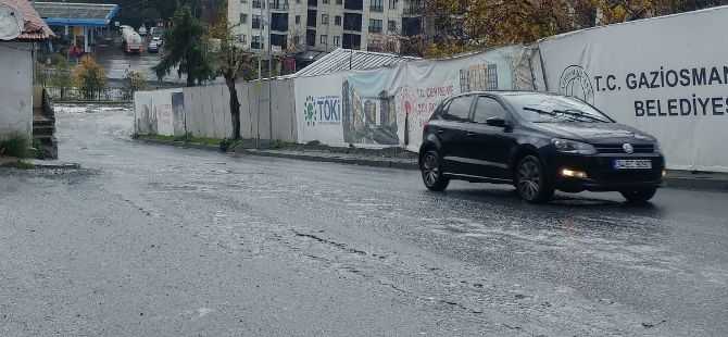 Sürücüler bu betonların yoldan kaldırlmasını istiyor!